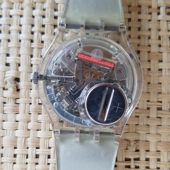 New Women's "Silver Swatch Watch" - Picture 6 of 7